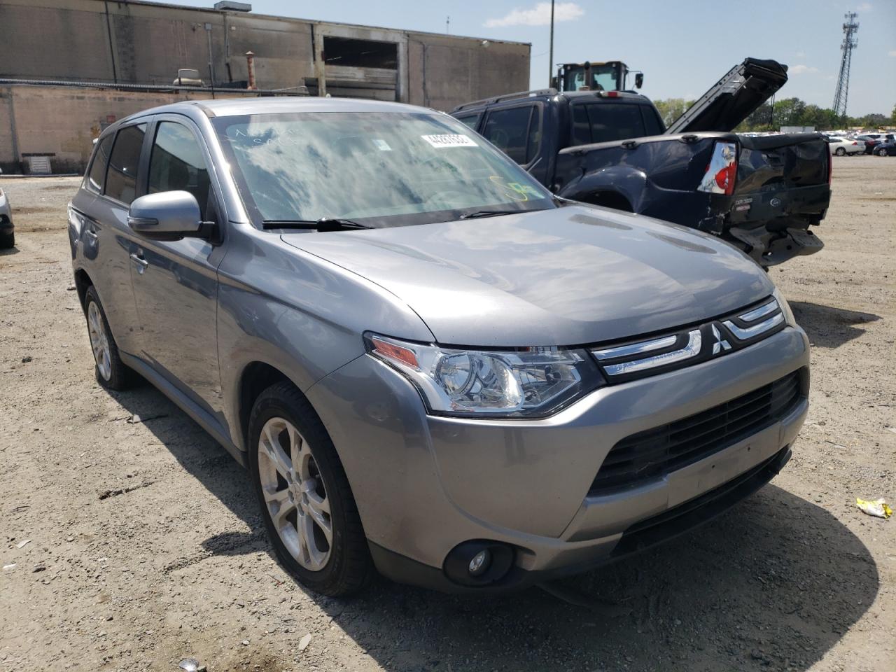 MITSUBISHI OUTLANDER 2014 with VIN JA4AZ3A3XEZ003733 - Photo from auction