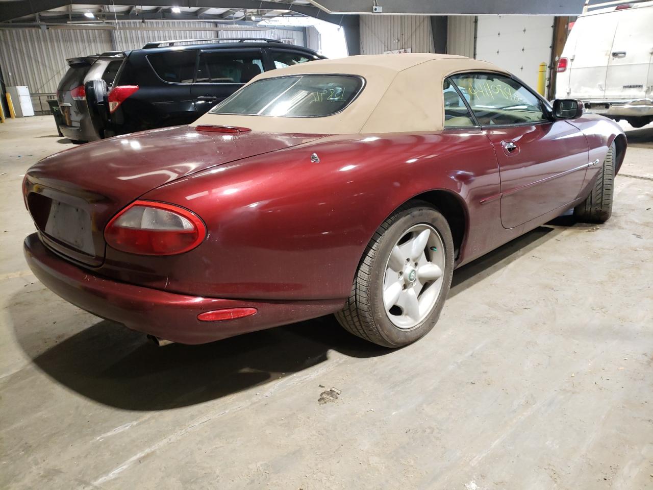 Photo 4 from auction – 1997 JAGUAR XK8 with VIN SAJGX2749VC003601