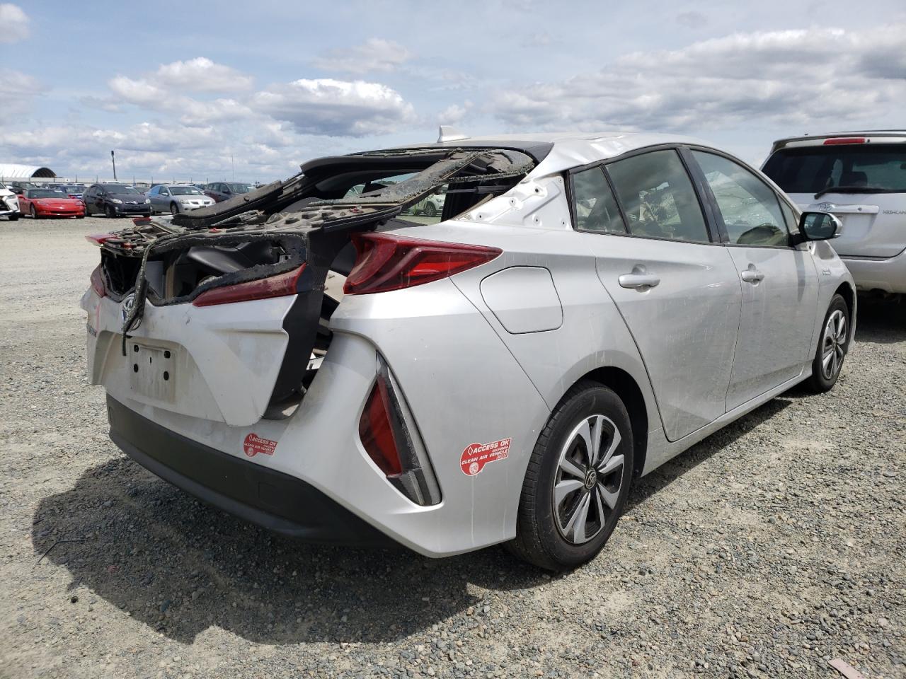 Photo 4 from auction – 2017 TOYOTA PRIUS PRIM with VIN JTDKARFP4H3061747