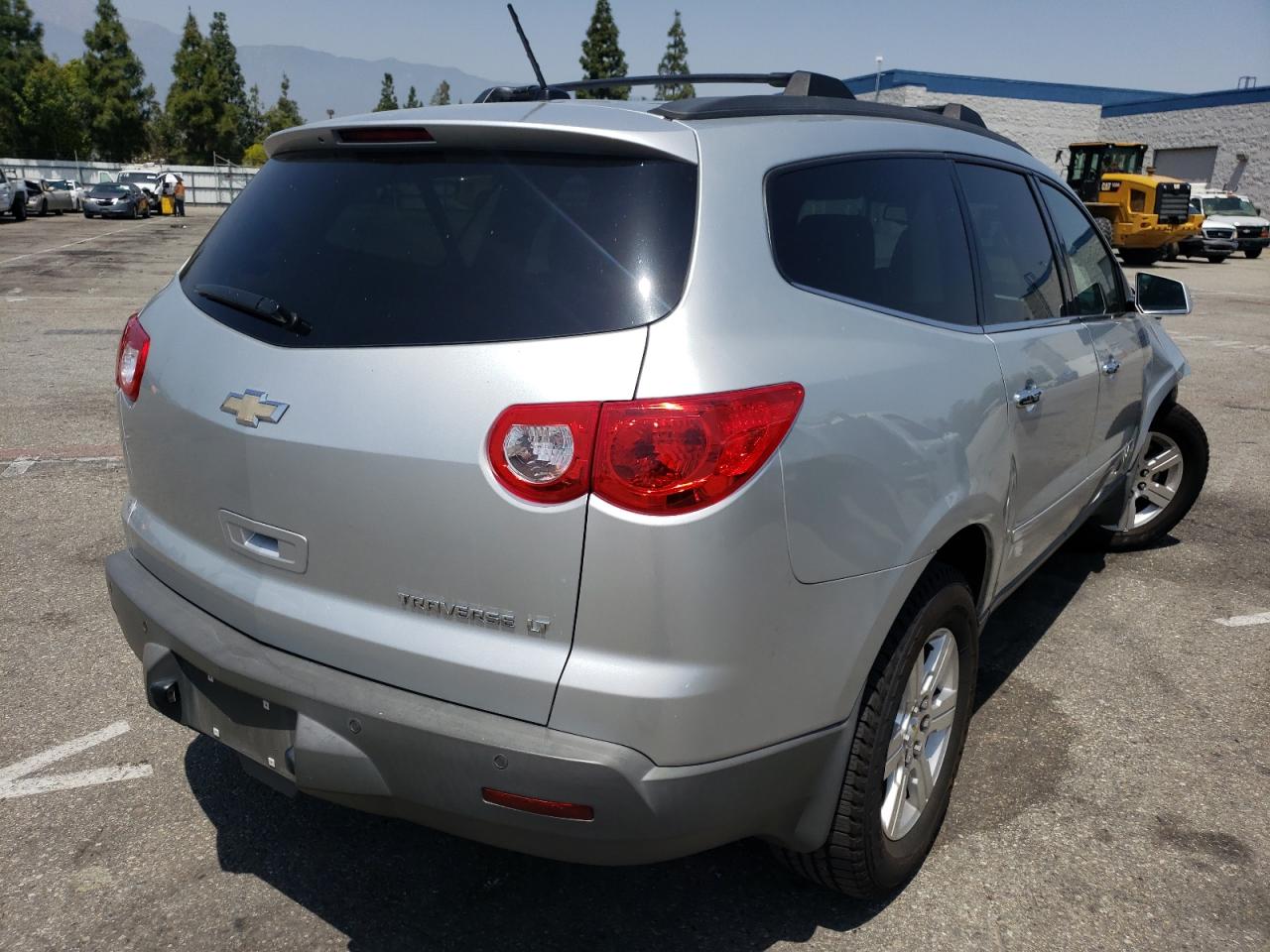 Photo 4 from auction – 2012 CHEVROLET TRAVERSE L with VIN 1GNKRGED3CJ310460