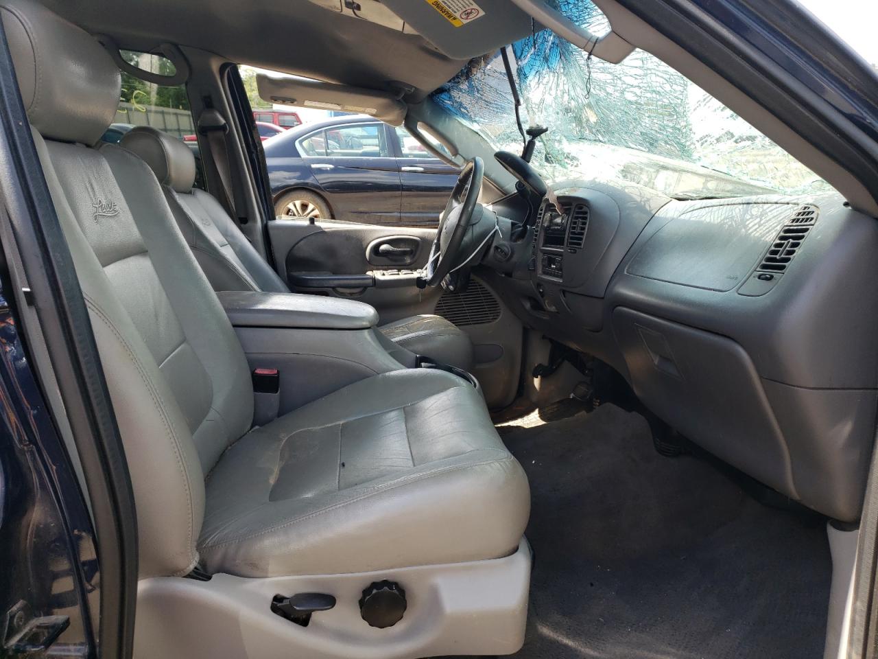 Photo 5 from auction – 2003 FORD F150 with VIN 1FTRW08L73KC32110