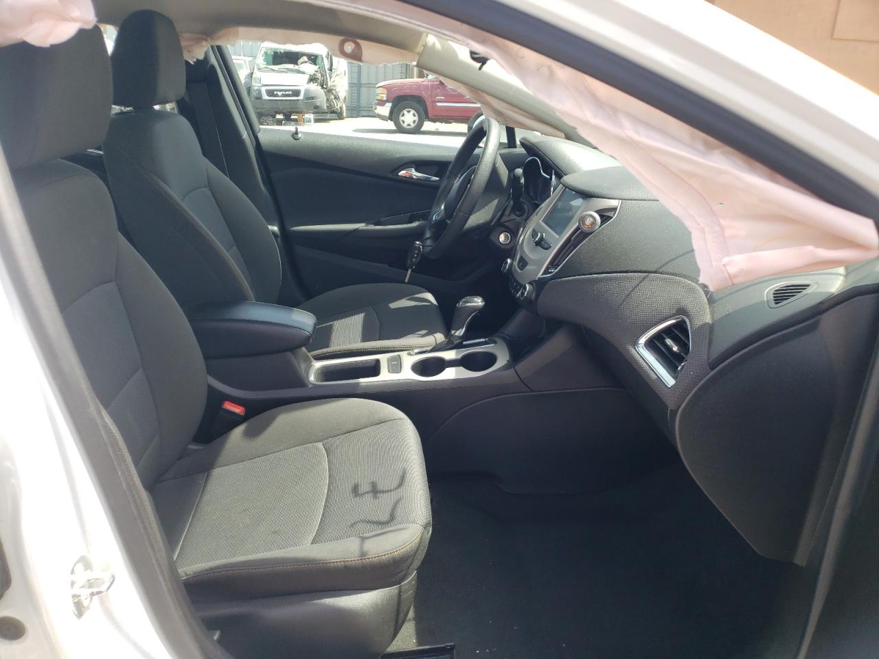 Photo 5 from auction – 2018 CHEVROLET CRUZE LS with VIN 1G1BC5SM2J7239449