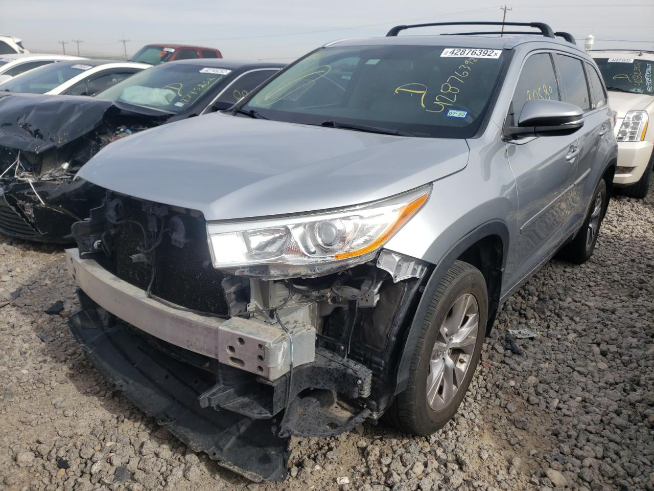 Photo 2 from auction – 2014 TOYOTA HIGHLANDER with VIN 5TDKKRFH3ES027461