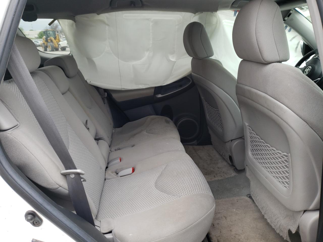 Photo 6 from auction – 2011 TOYOTA RAV4 with VIN 2T3ZF4DV9BW071053