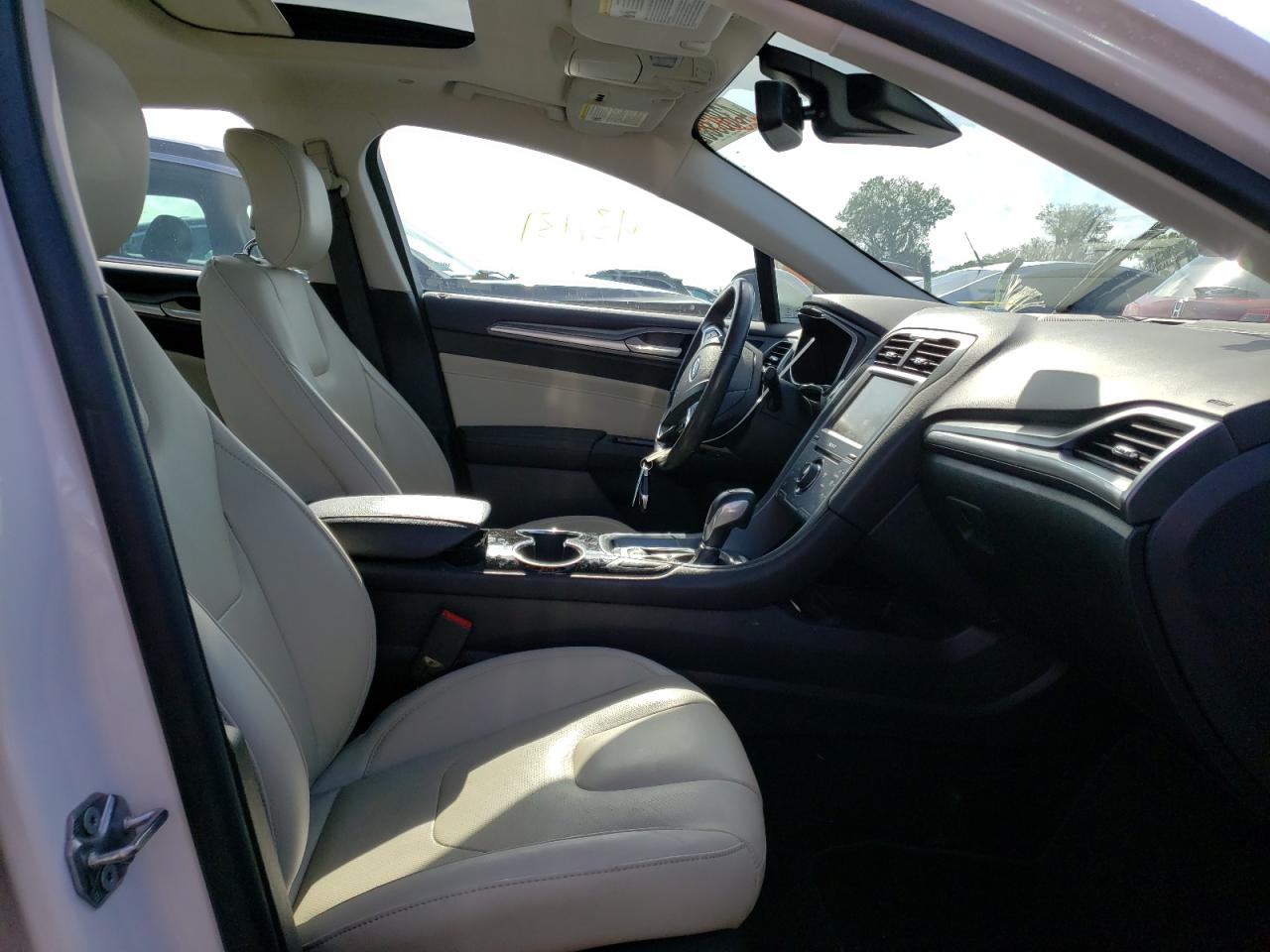 Photo 5 from auction – 2014 FORD FUSION TIT with VIN 3FA6P0RU0ER327264