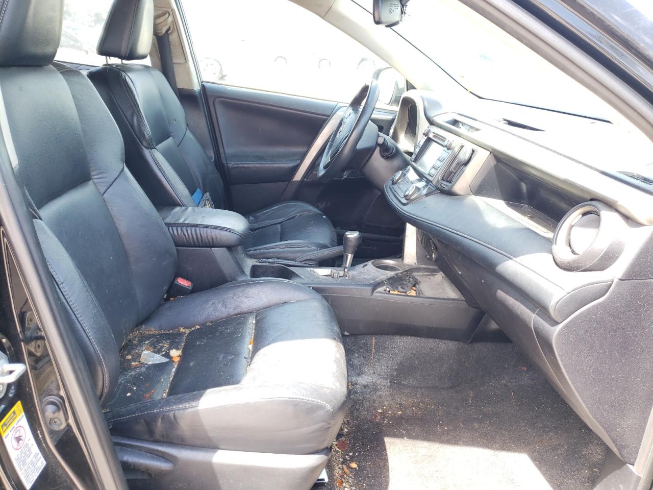 Photo 5 from auction – 2015 TOYOTA RAV4 LIMIT with VIN 2T3YFREV3FW185787