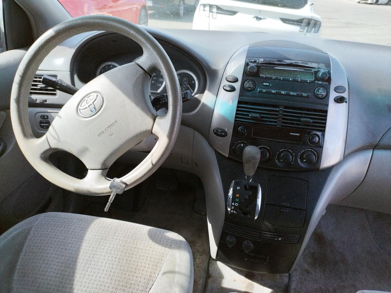 Photo 9 from auction – 2006 TOYOTA SIENNA CE with VIN 5TDZA23C76S502337
