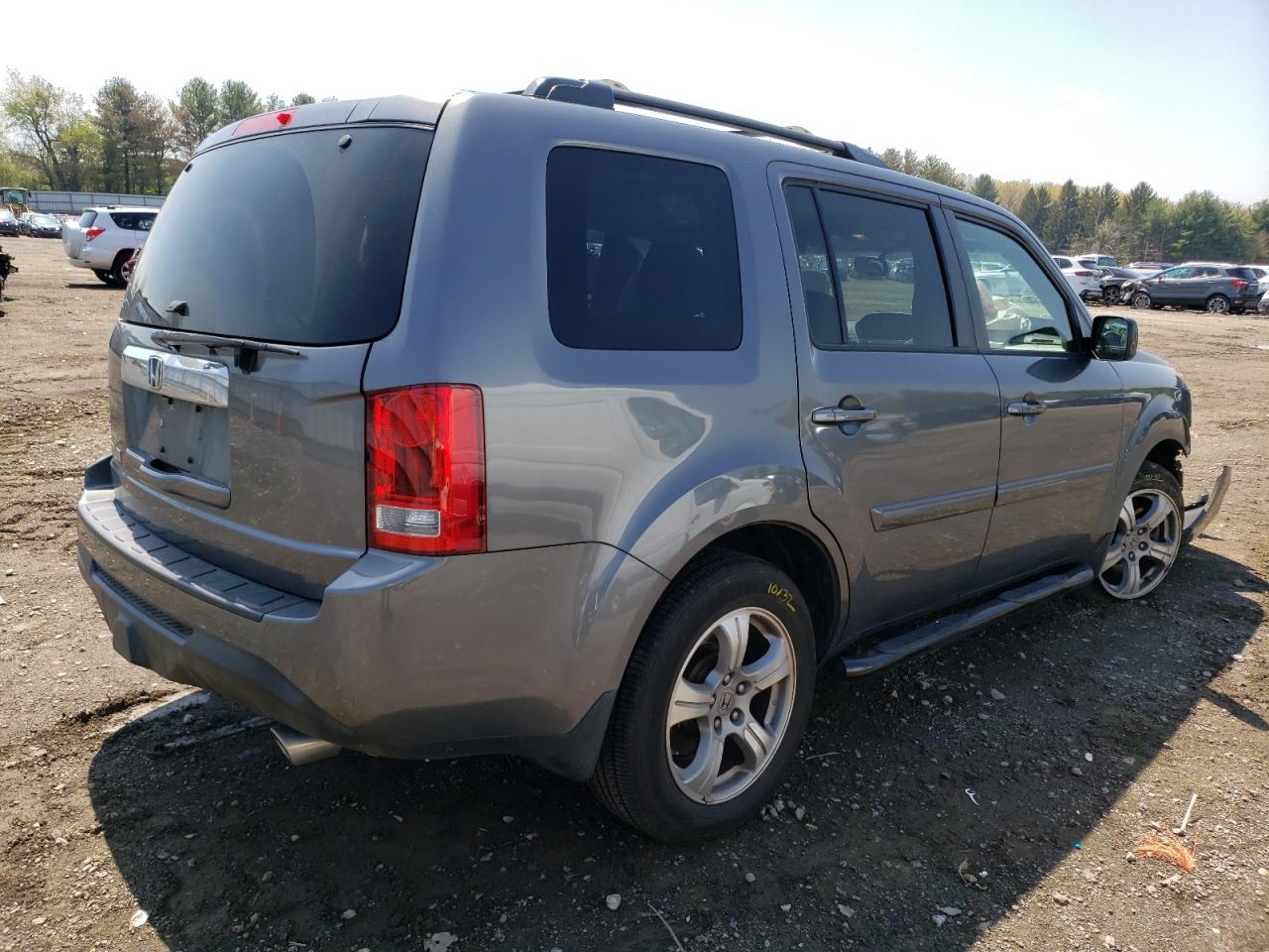 Photo 4 from auction – 2013 HONDA PILOT EXL with VIN 5FNYF3H55DB001672