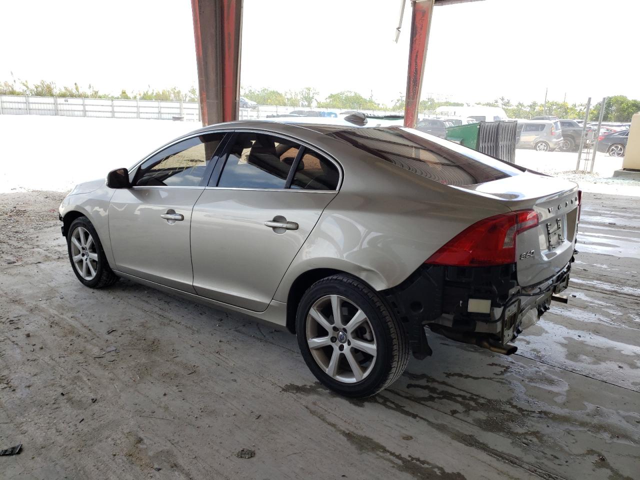 Photo 3 from auction – 2016 VOLVO S60 PREMIE with VIN YV126MFK5G1399283