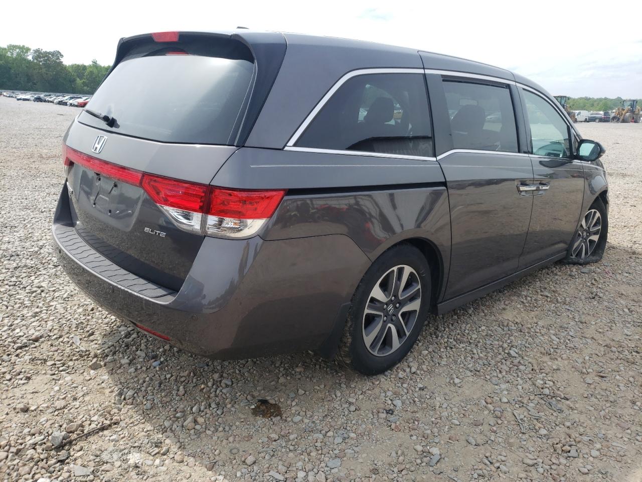 Photo 4 from auction – 2015 HONDA ODYSSEY TO with VIN 5FNRL5H95FB100734