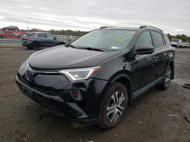 Фото 2 с аукциона – 2017 TOYOTA RAV4 LE с VIN 2T3BFREV2HW660211