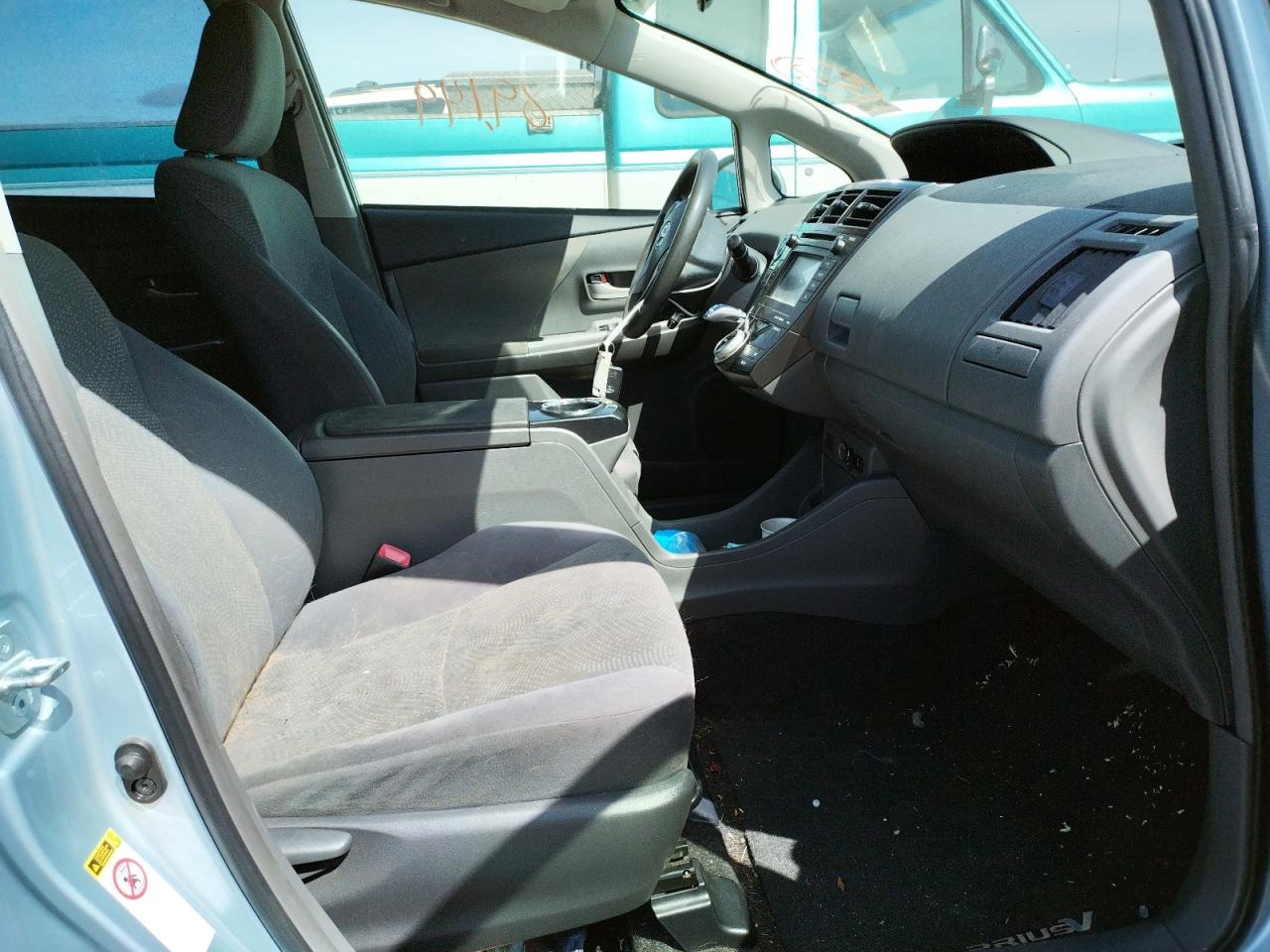 Photo 5 from auction – 2014 TOYOTA PRIUS V with VIN JTDZN3EU0E3328790