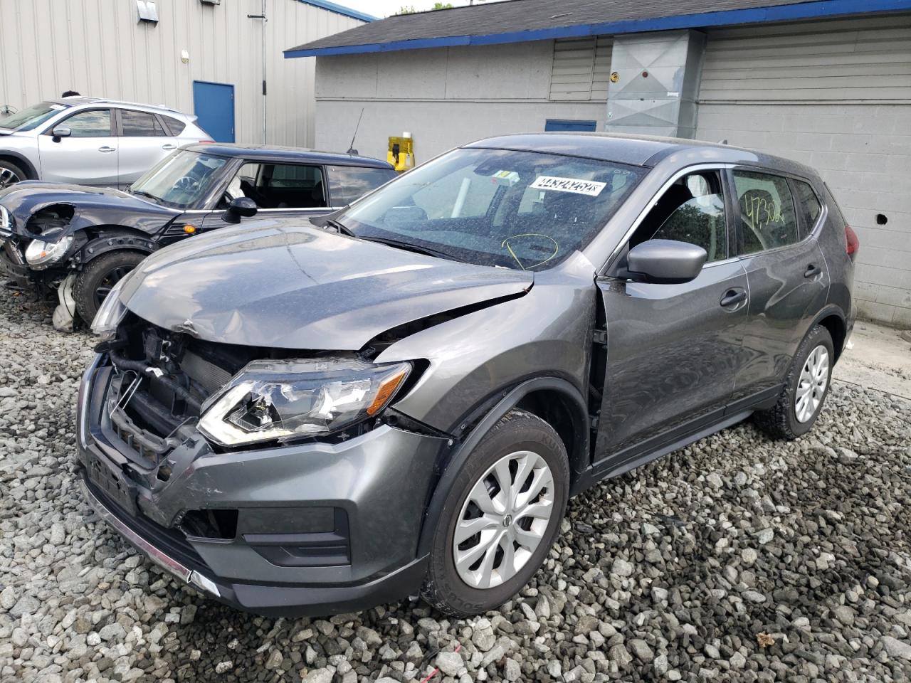 Photo 2 from auction – 2020 NISSAN ROGUE S with VIN KNMAT2MT5LP535624