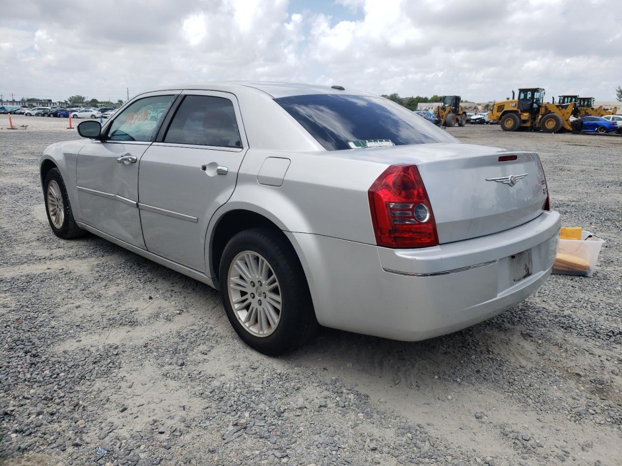 Photo 3 from auction – 2010 CHRYSLER 300 TOURIN with VIN 2C3CA5CV2AH300719