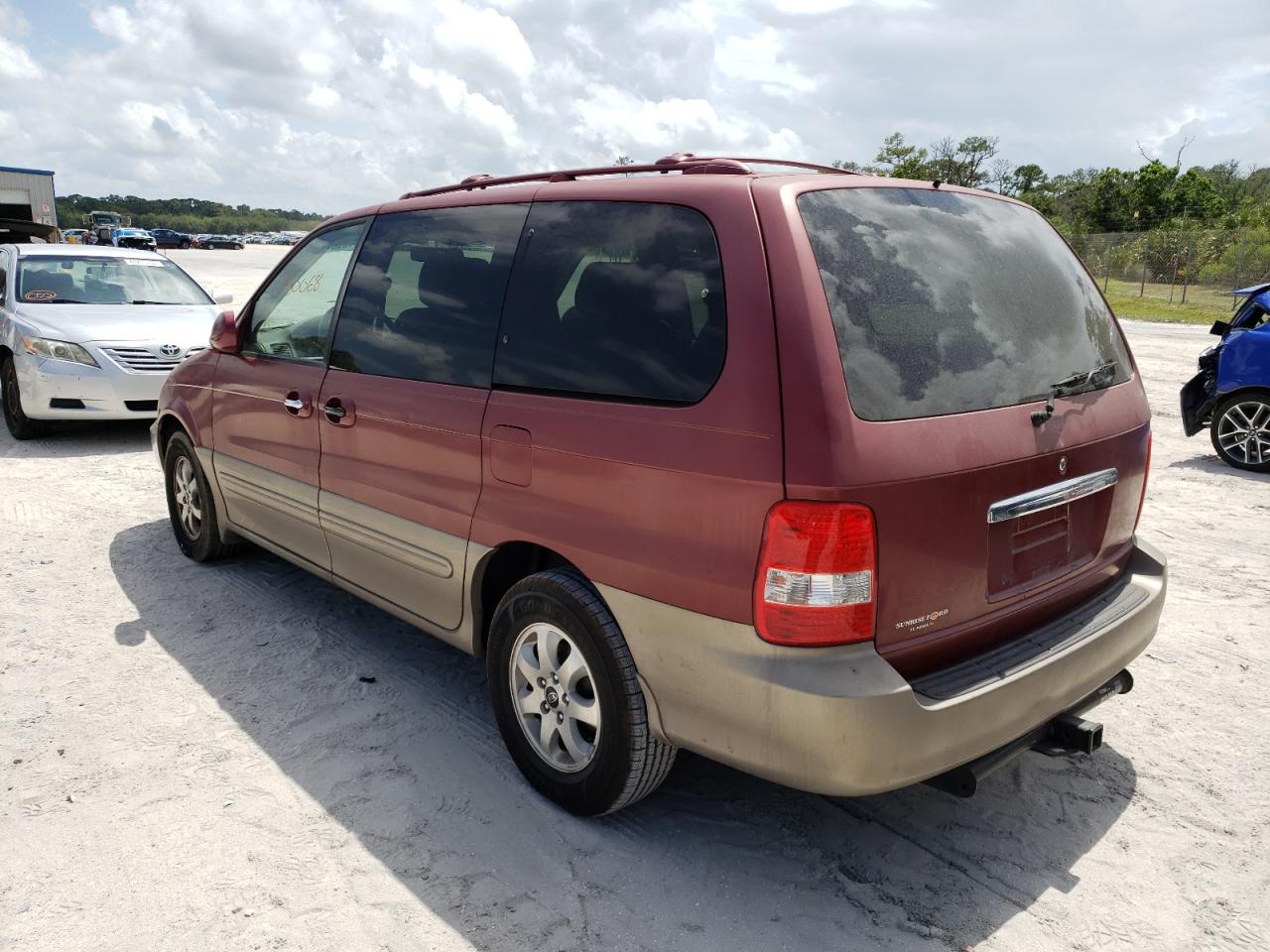 Photo 3 from auction – 2004 KIA SEDONA EX with VIN KNDUP131846526953