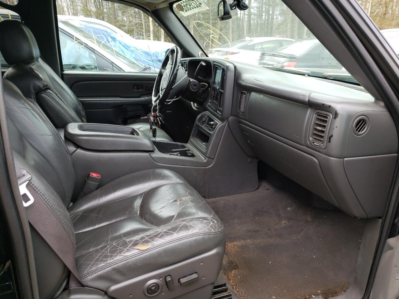 Photo 5 from auction – 2004 CHEVROLET AVALANCHE with VIN 3GNEK12T84G187185