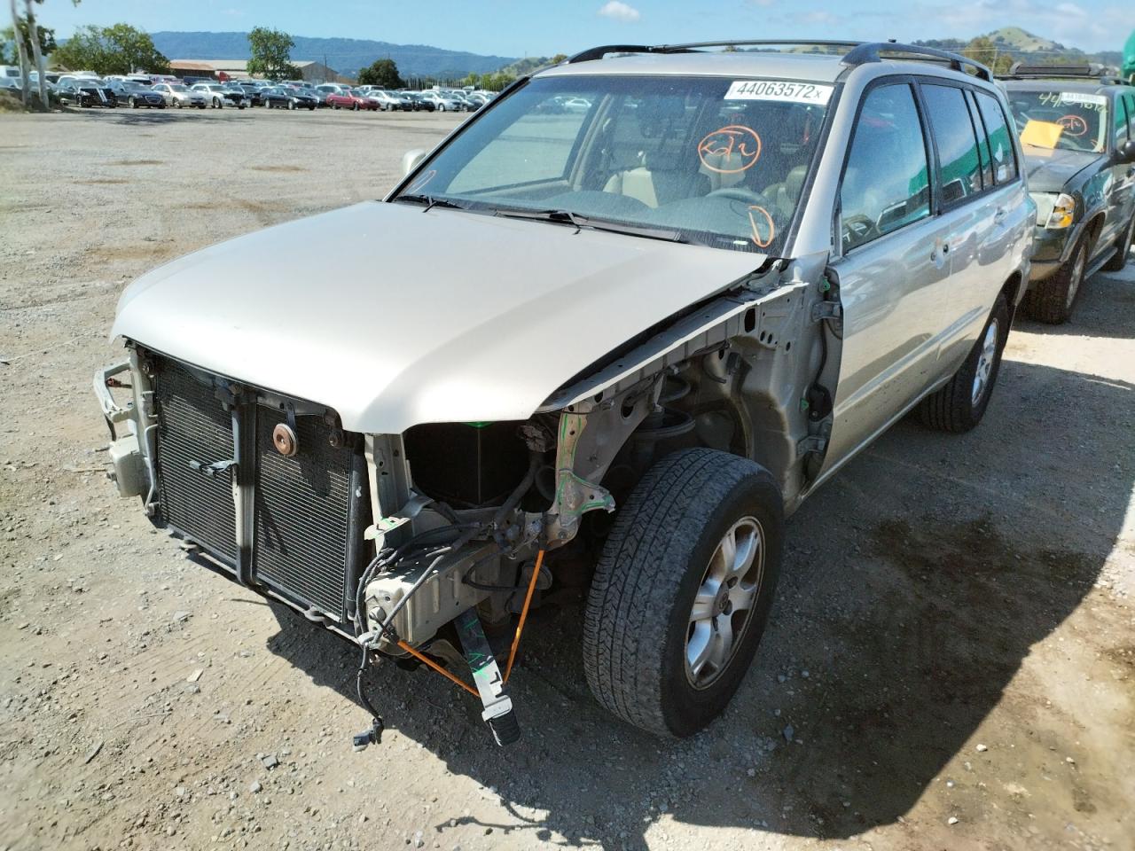 Photo 2 from auction – 2002 TOYOTA HIGHLANDER with VIN JTEGF21A920068490
