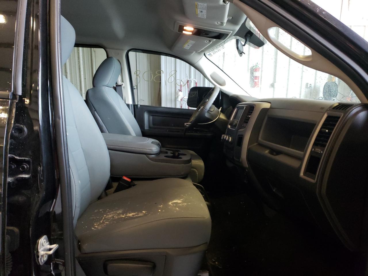 Photo 5 from auction – 2017 RAM 1500 ST with VIN 3C6RR7KT2HG595378
