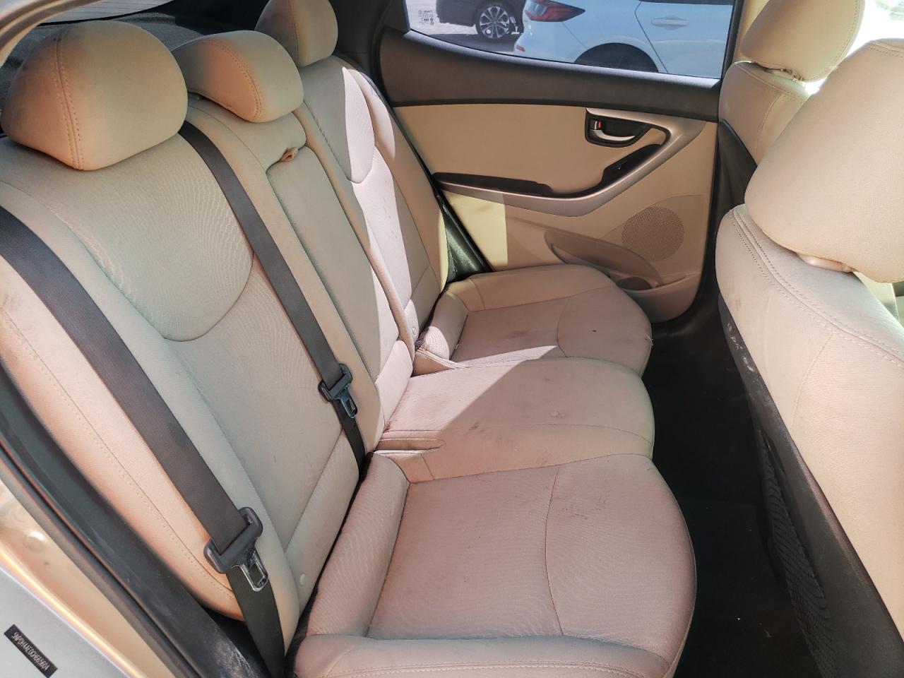 Photo 6 from auction – 2016 HYUNDAI ELANTRA SE with VIN 5NPDH4AE0GH665604