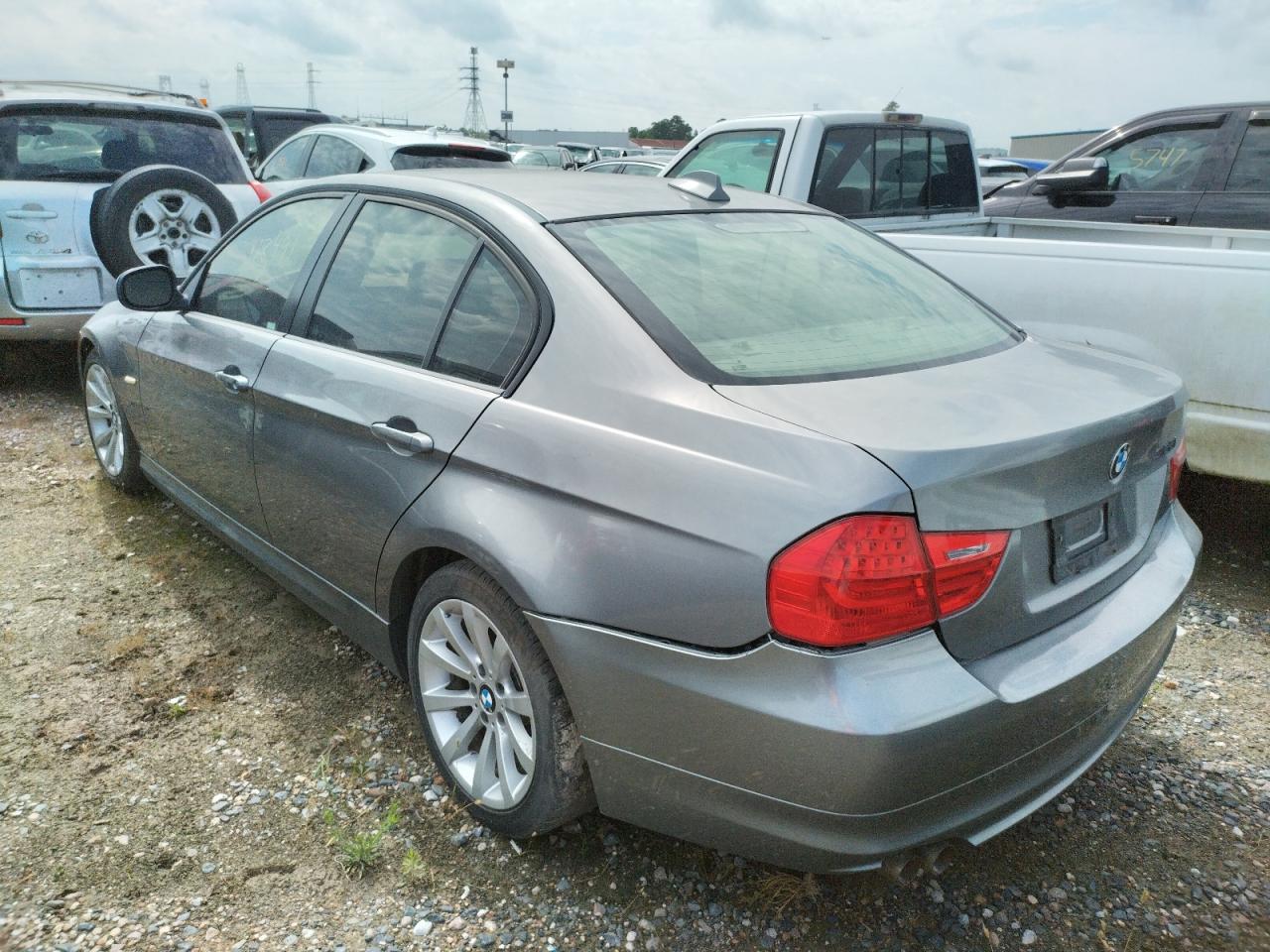 Photo 3 from auction – 2011 BMW 328 I with VIN WBAPH7G59BNM55773