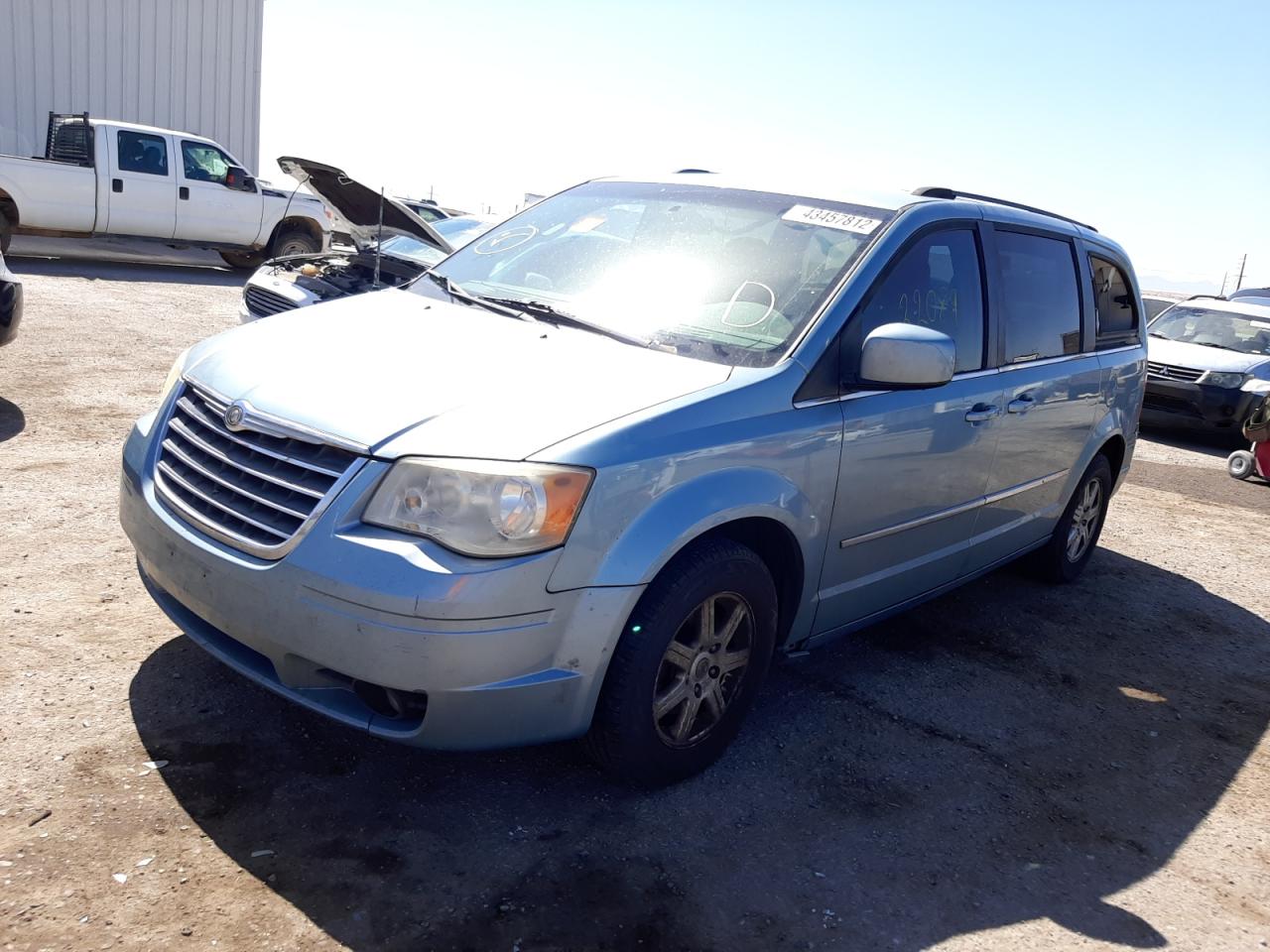 Photo 2 from auction – 2010 CHRYSLER TOWN AND C with VIN 2A4RR5D11AR491774