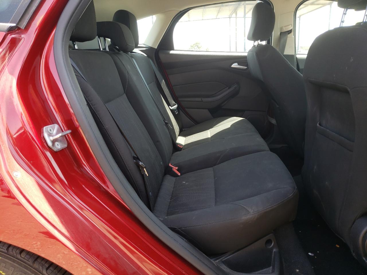 Photo 6 from auction – 2016 FORD FOCUS SE with VIN 1FADP3K2XGL246484