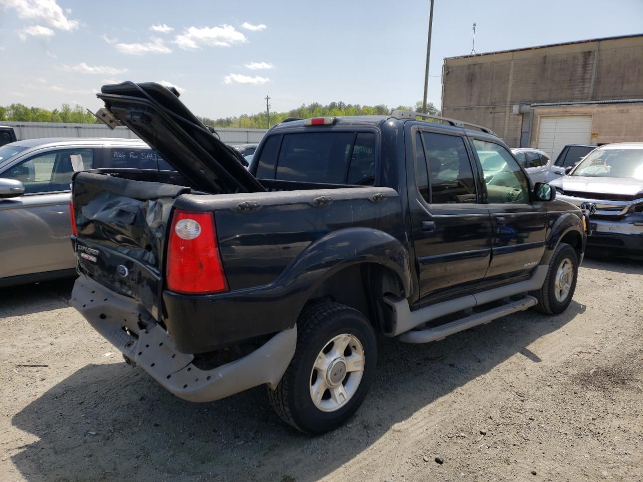 Photo 4 from auction – 2002 FORD EXPLORER S with VIN 1FMZU77E42UC06029