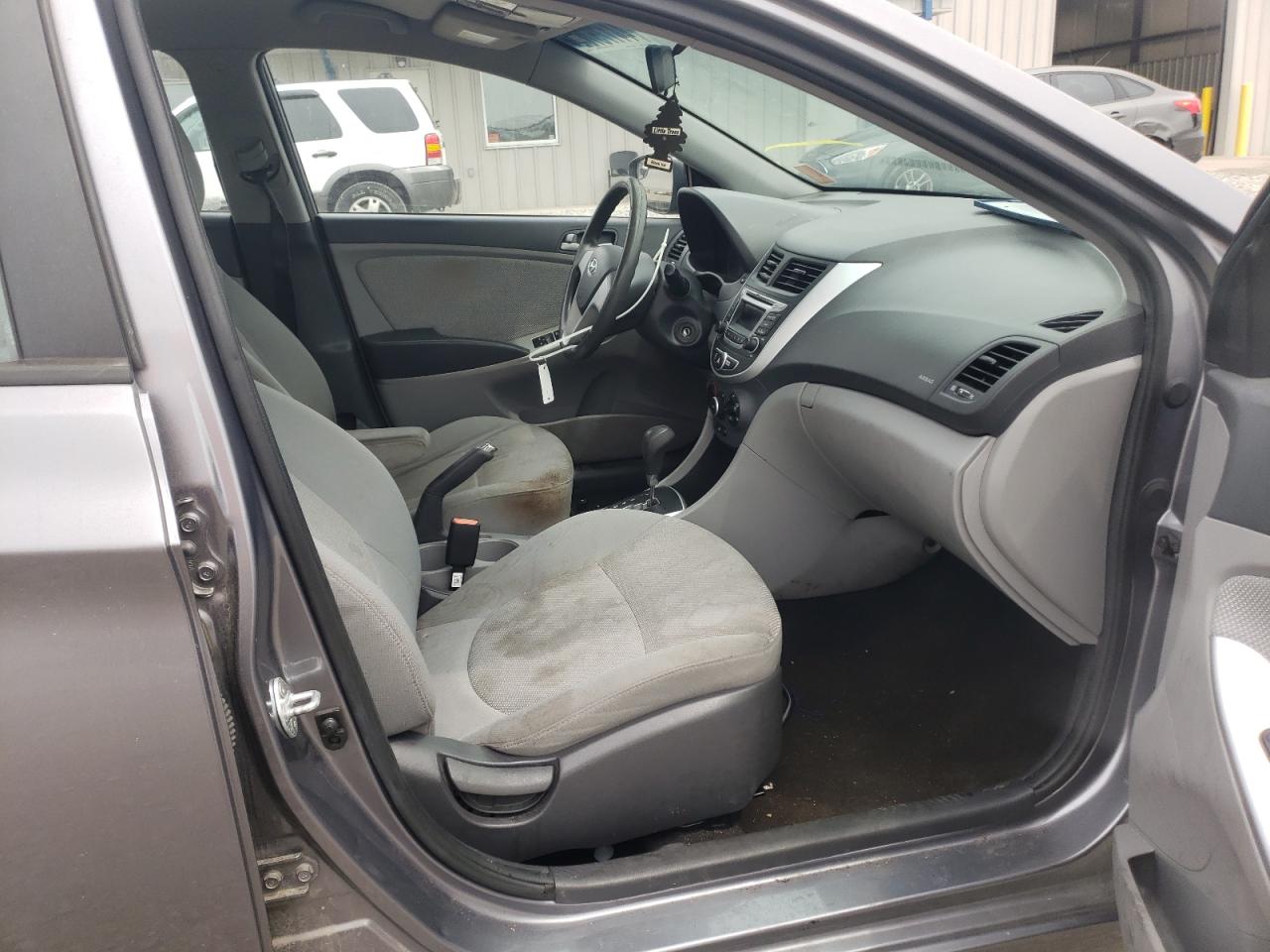 Photo 5 from auction – 2014 HYUNDAI ACCENT GLS with VIN KMHCT4AE4EU620691