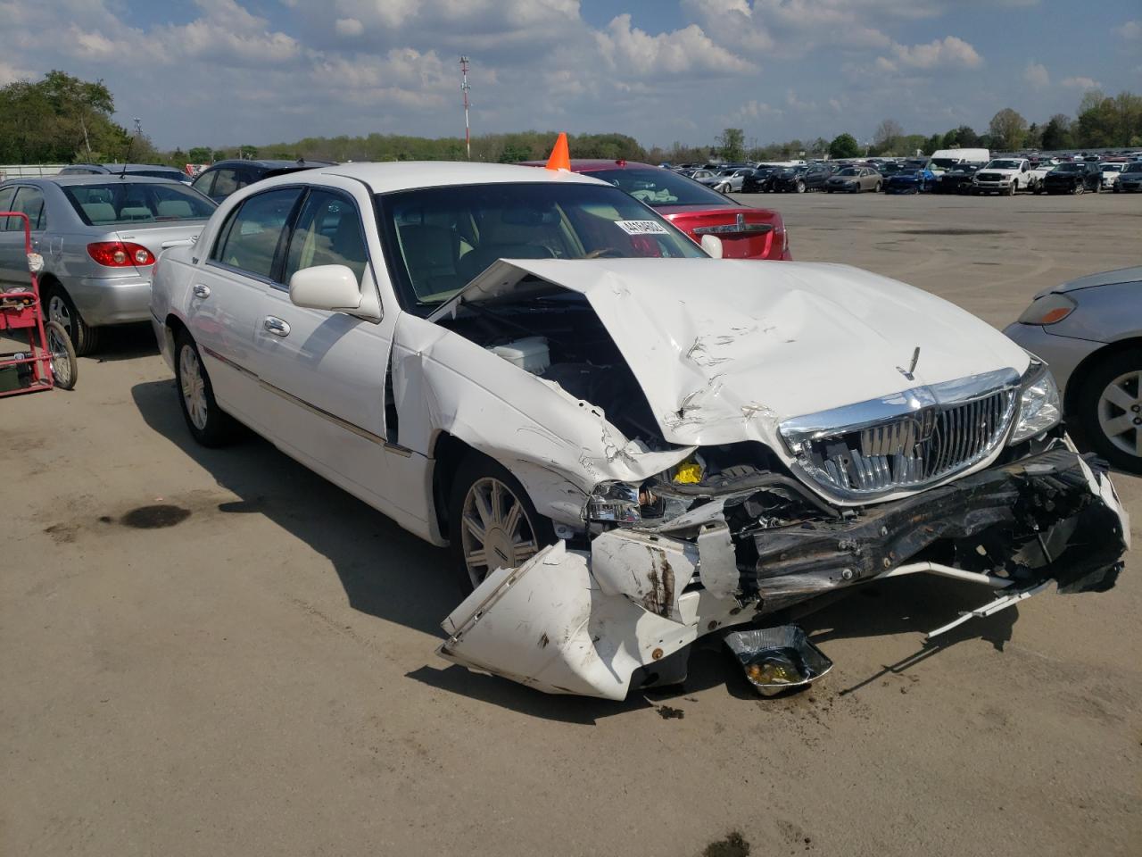 Photo 1 from auction – 2011 LINCOLN TOWN CAR S with VIN 2LNBL8CV6BX752825