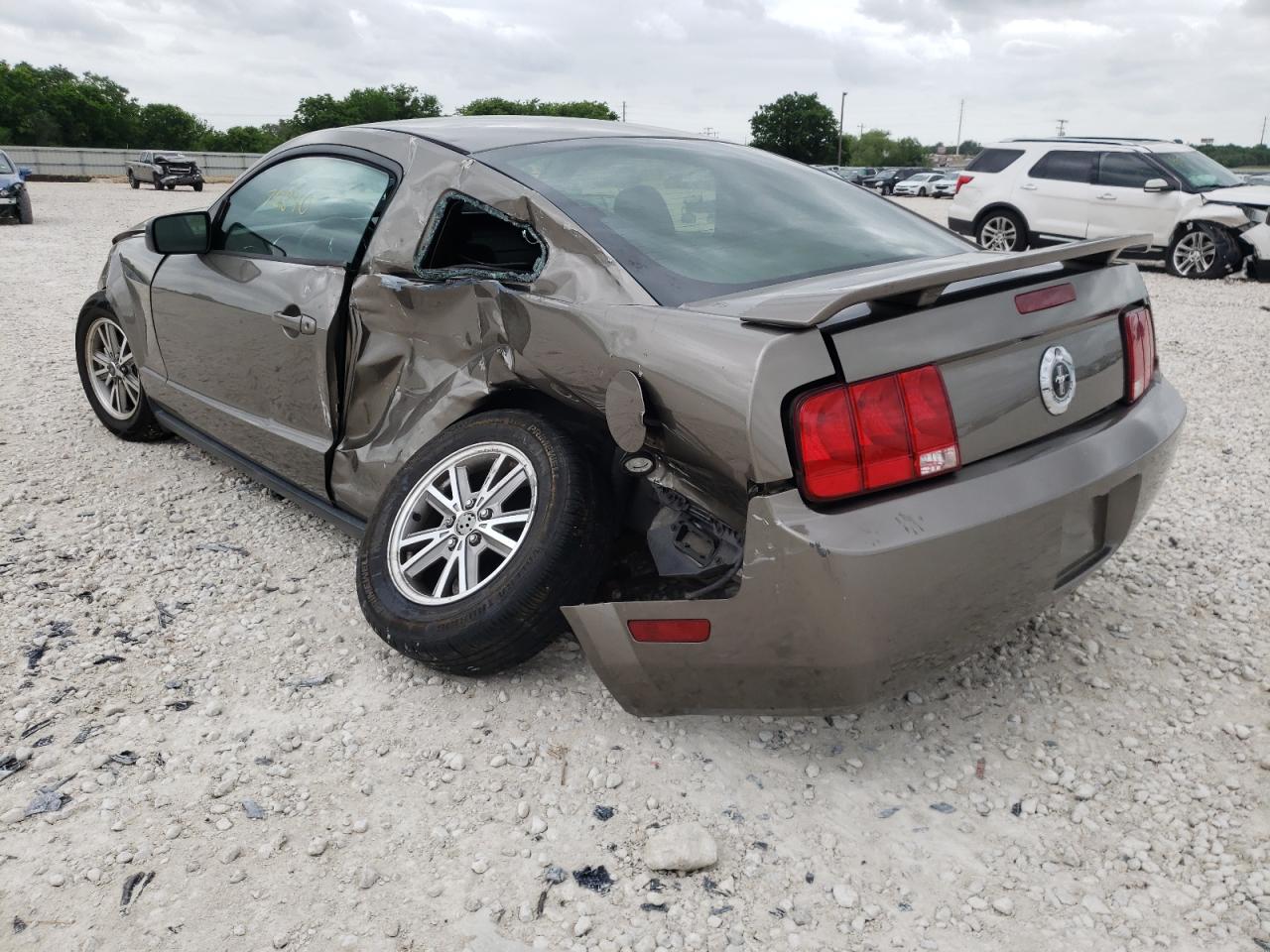 Photo 3 from auction – 2005 FORD MUSTANG with VIN 1ZVFT80N355153474