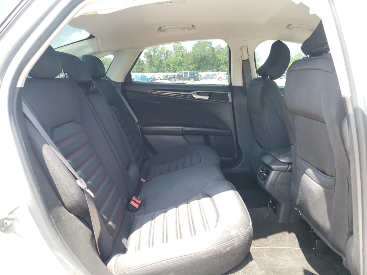 Photo 6 from auction – 2016 FORD FUSION HYB with VIN 3FA6P0LU9GR248123