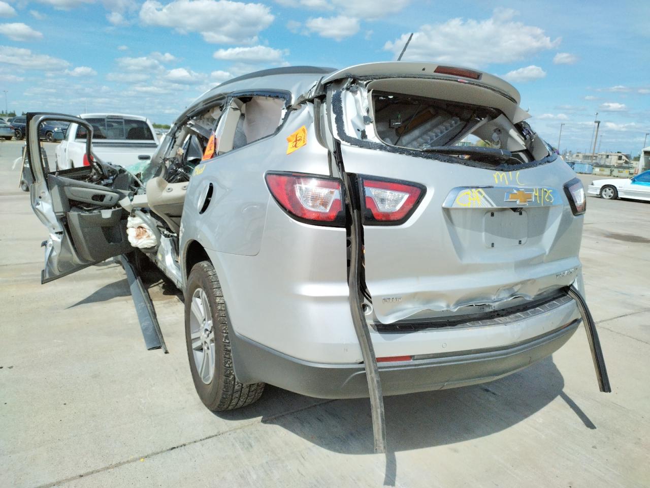 Photo 3 from auction – 2015 CHEVROLET TRAVERSE L with VIN 1GNKVHKD2FJ335165