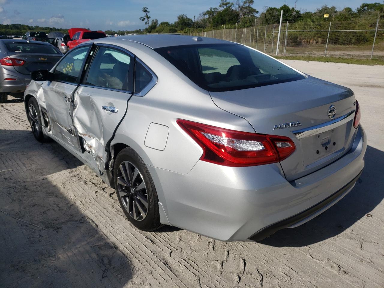 Zdjęcie 3 z aukcji – 2017 NISSAN ALTIMA 2.5 z VIN 1N4AL3AP1HC298650