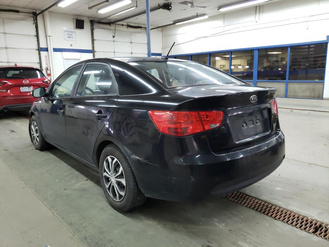 Photo 3 from auction – 2010 KIA FORTE EX with VIN KNAFU4A24A5170823