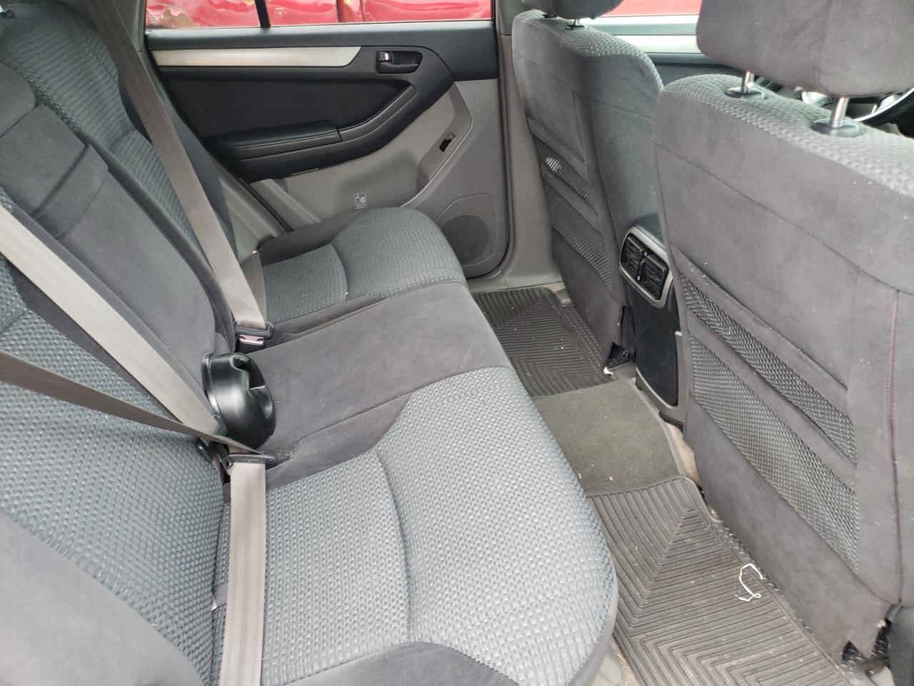 Photo 6 from auction – 2004 TOYOTA 4RUNNER SR with VIN JTEBT14R040036481
