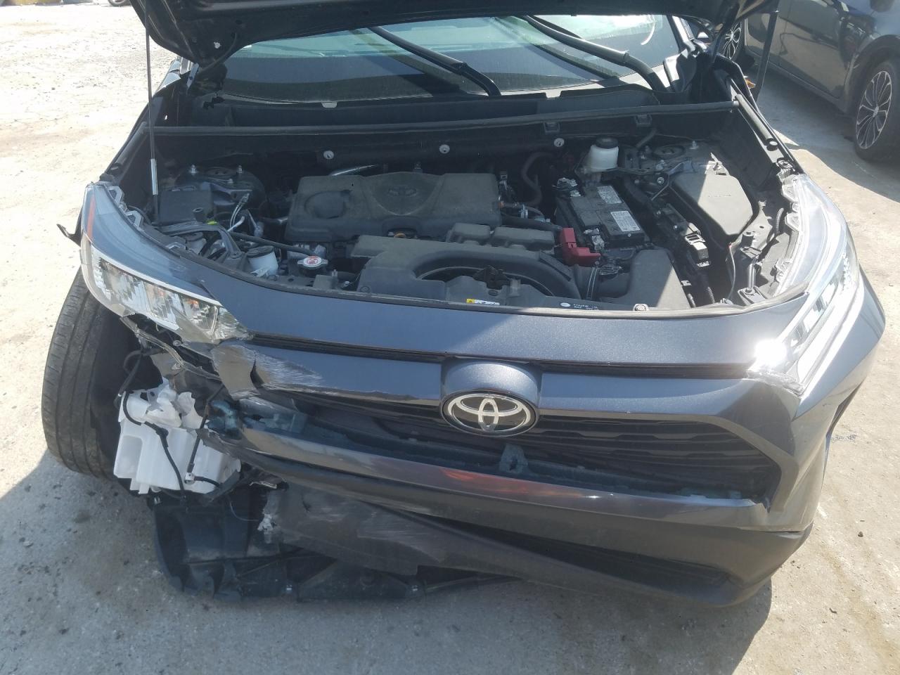 Photo 7 from auction – 2021 TOYOTA RAV4 XLE with VIN 2T3W1RFV7MC086148
