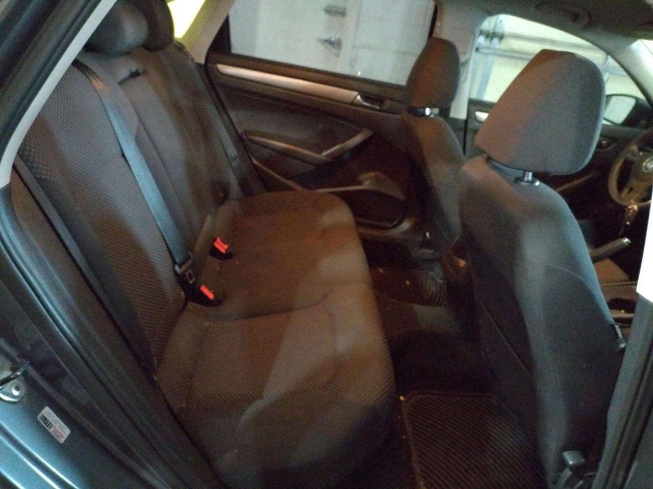 Photo 6 from auction – 2013 VOLKSWAGEN PASSAT S with VIN 1VWAP7A30DC077602