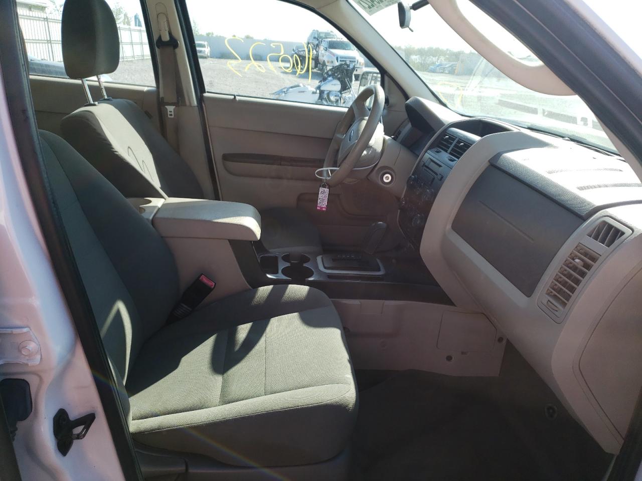 Photo 5 from auction – 2012 FORD ESCAPE XLS with VIN 1FMCU9C70CKC69621