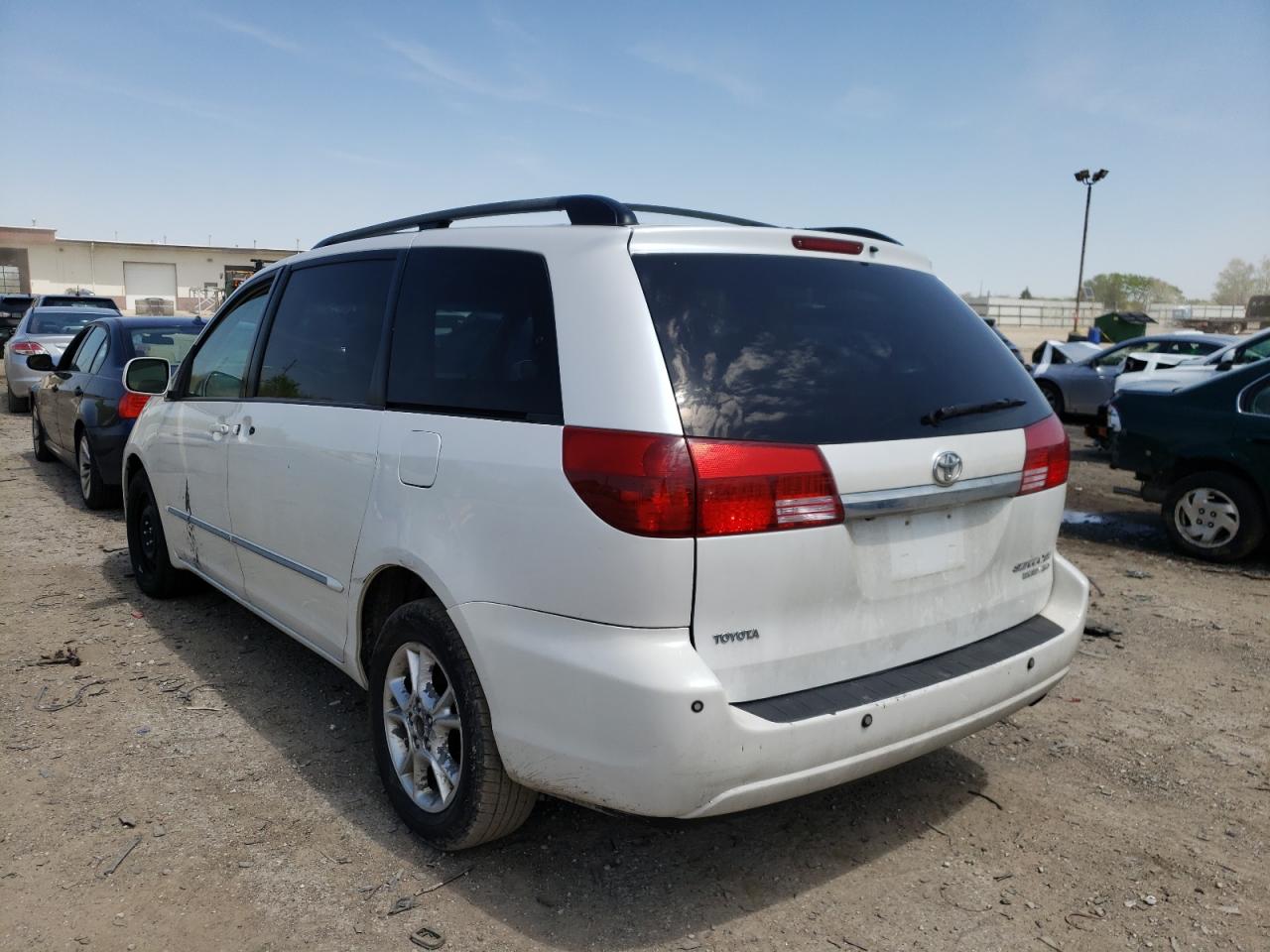 Photo 3 from auction – 2005 TOYOTA SIENNA XLE with VIN 5TDBA22C55S047389