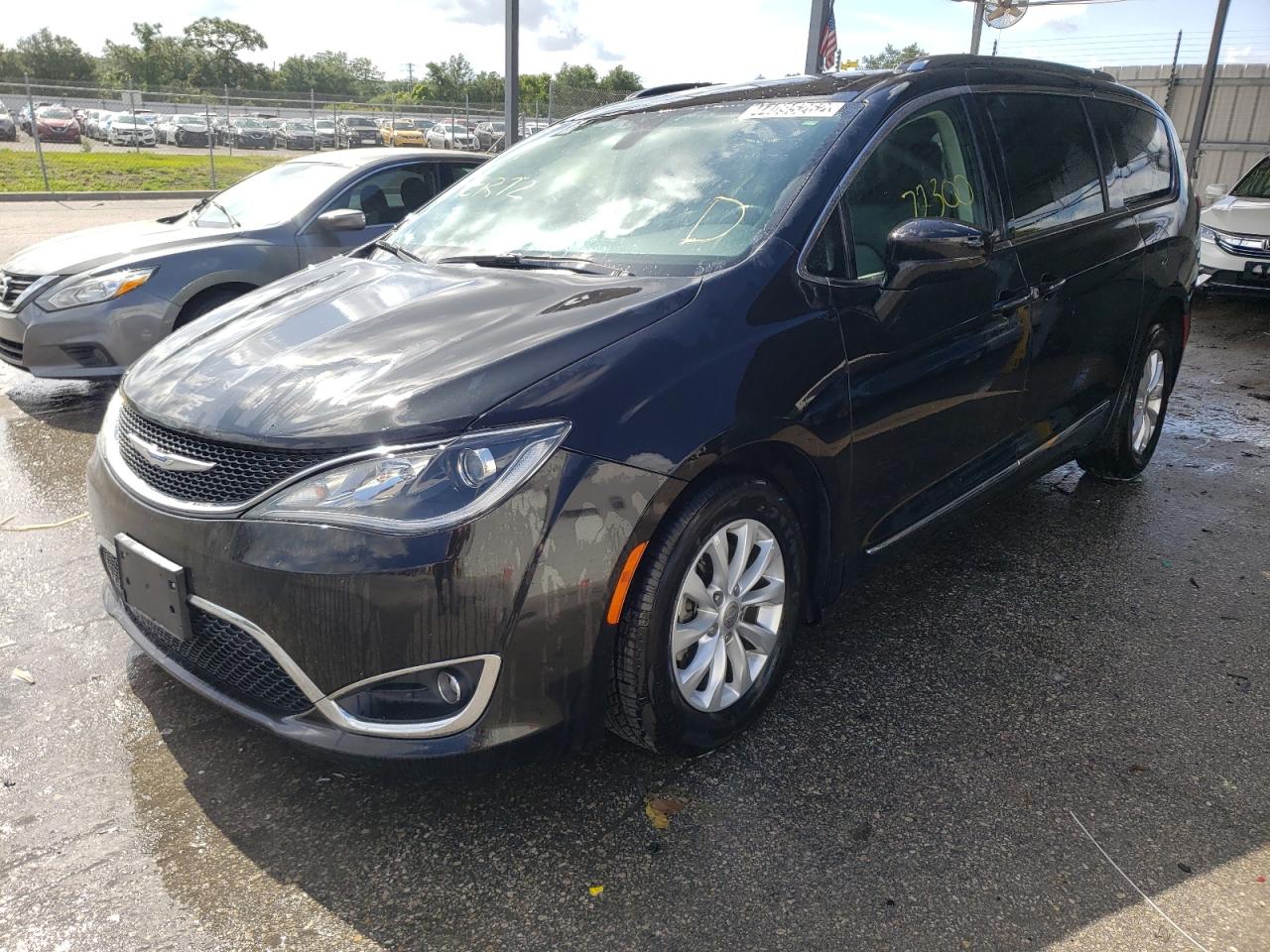 Photo 2 from auction – 2019 CHRYSLER PACIFICA T with VIN 2C4RC1BG1KR651418