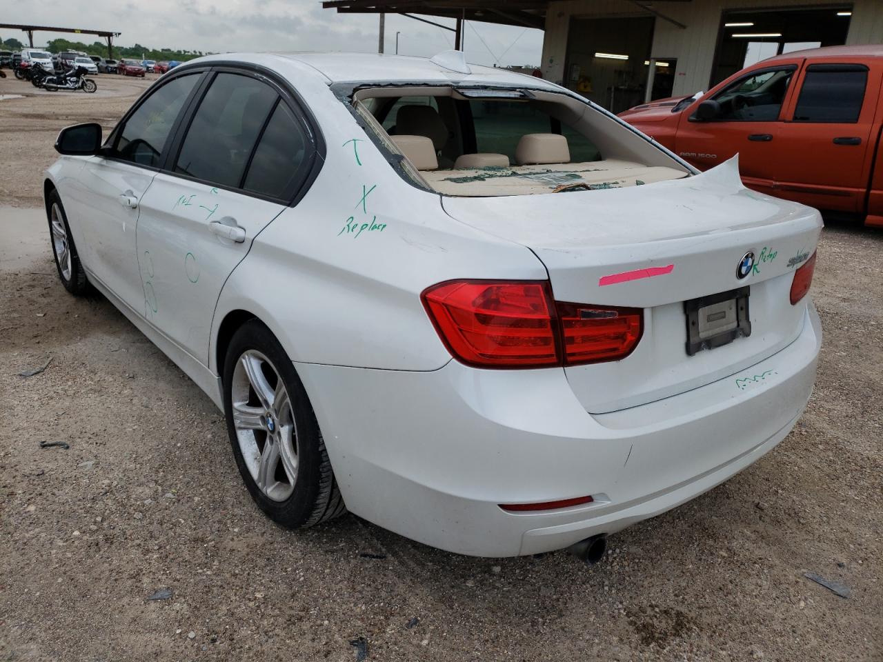 Photo 3 from auction – 2013 BMW 320 I with VIN WBA3B1C5XDF462408