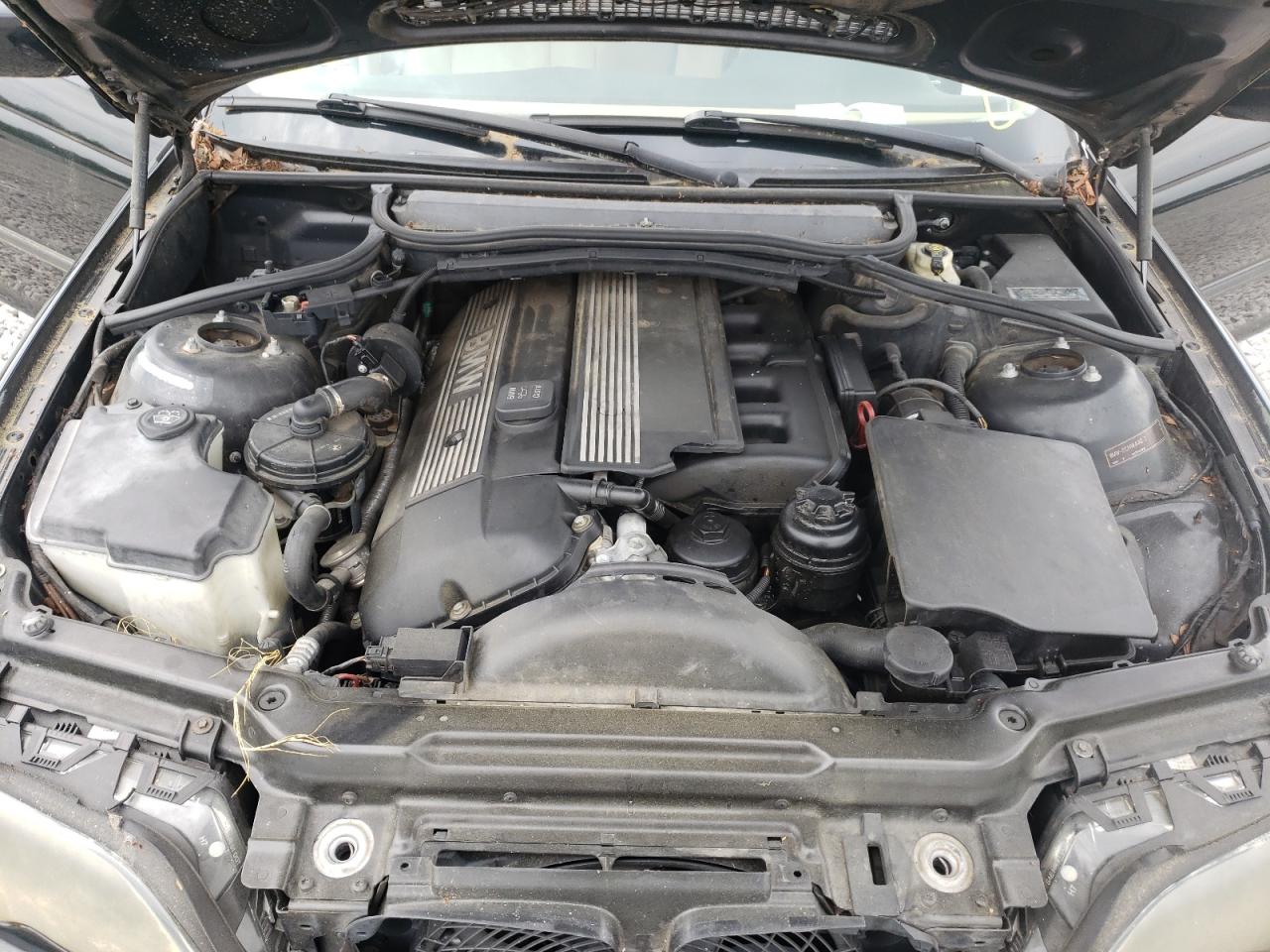 Photo 7 from auction – 2005 BMW 325 I with VIN WBAEV33475KW17363