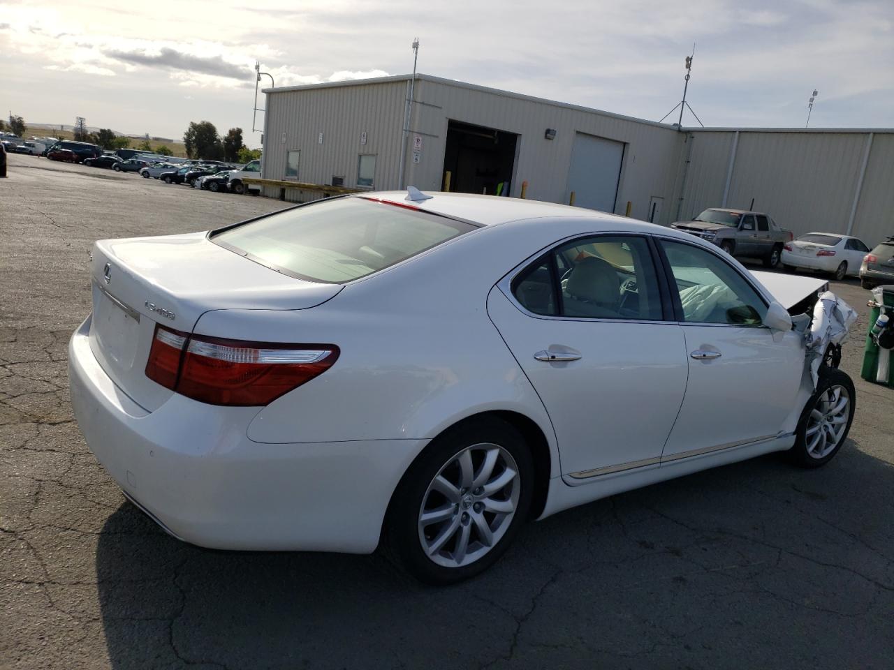 Photo 4 from auction – 2008 LEXUS LS 460 with VIN JTHBL46F185080666
