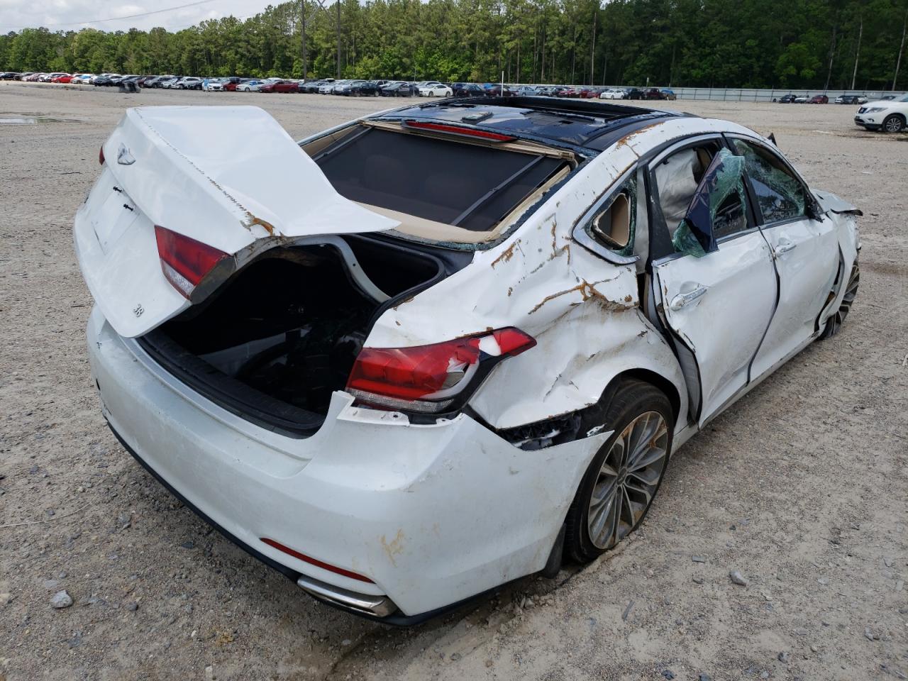 Photo 4 from auction – 2015 HYUNDAI GENESIS 3. with VIN KMHGN4JE6FU075249