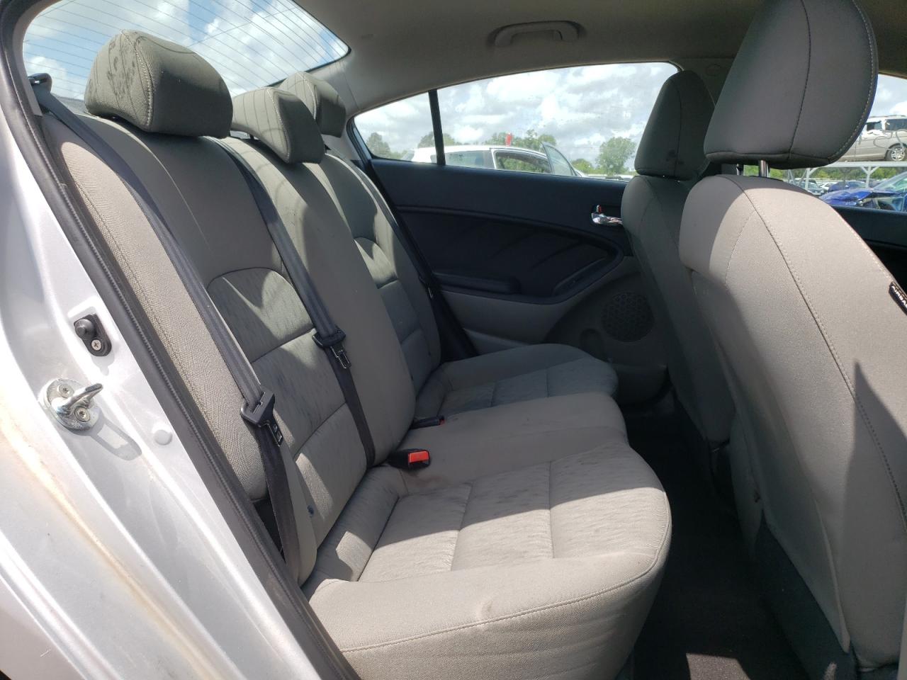 Photo 6 from auction – 2015 KIA FORTE LX with VIN KNAFK4A68F5432679