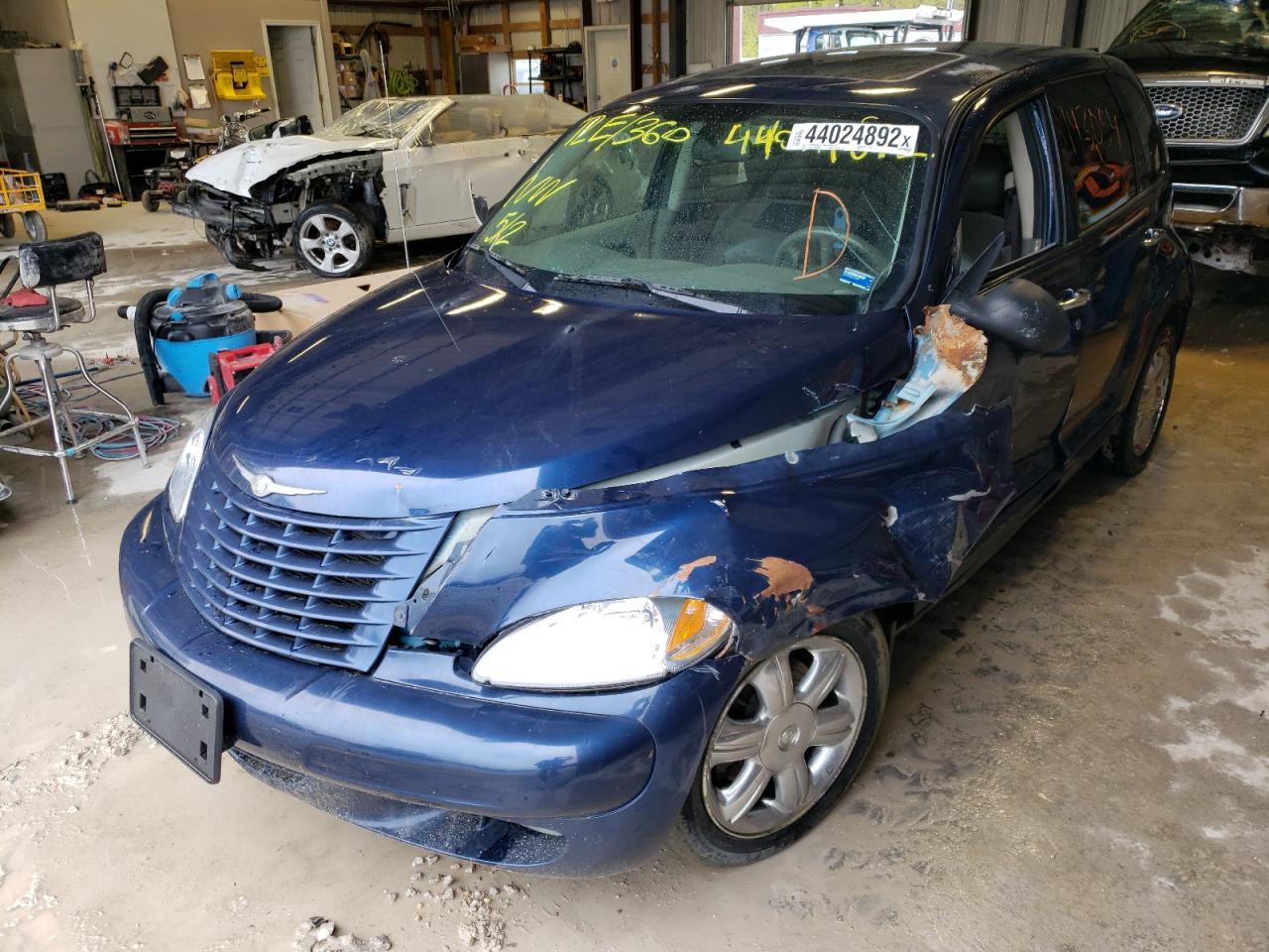 Photo 12 from auction – 2004 CHRYSLER PT CRUISER with VIN 3C8FY68B24T207475