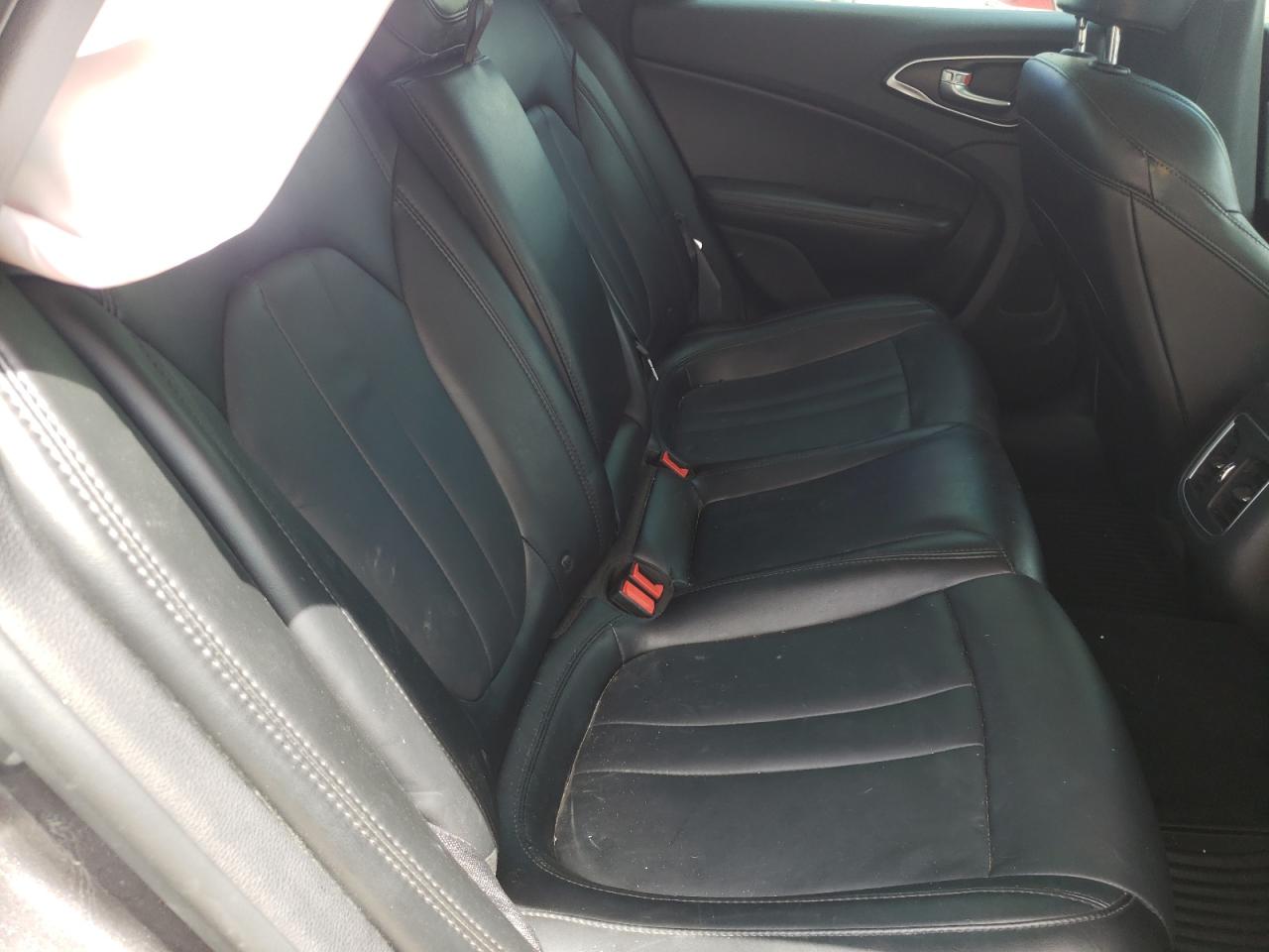 Photo 6 from auction – 2016 CHRYSLER 200 C with VIN 1C3CCCCB4GN101577