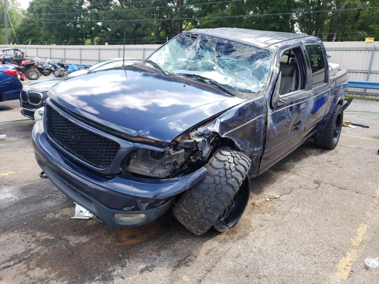 Фото 2 с аукциона – 2003 FORD F150 с VIN 1FTRW08L73KC32110