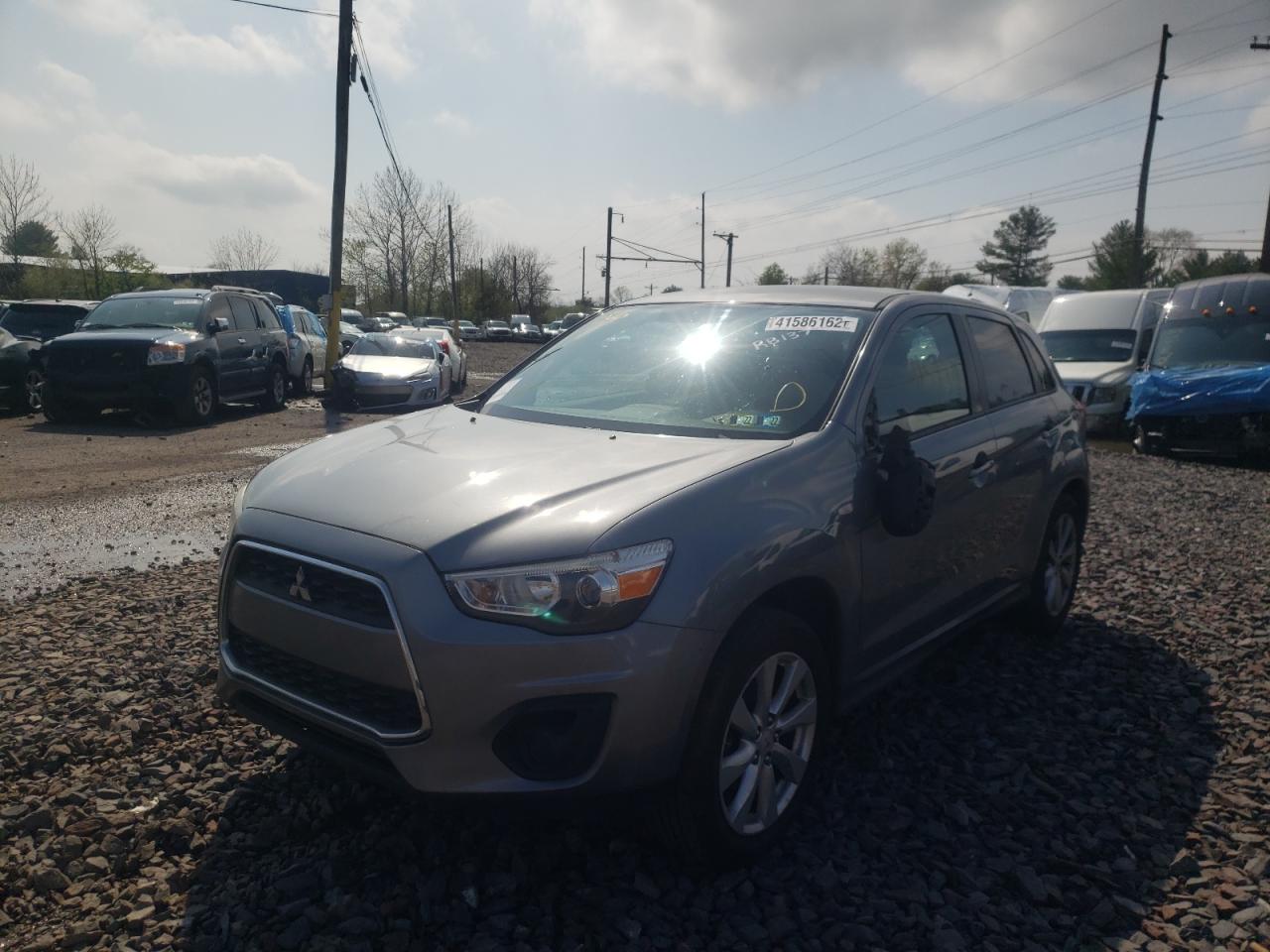 Photo 2 from auction – 2015 MITSUBISHI OUTLANDER with VIN 4A4AR3AU1FE032361