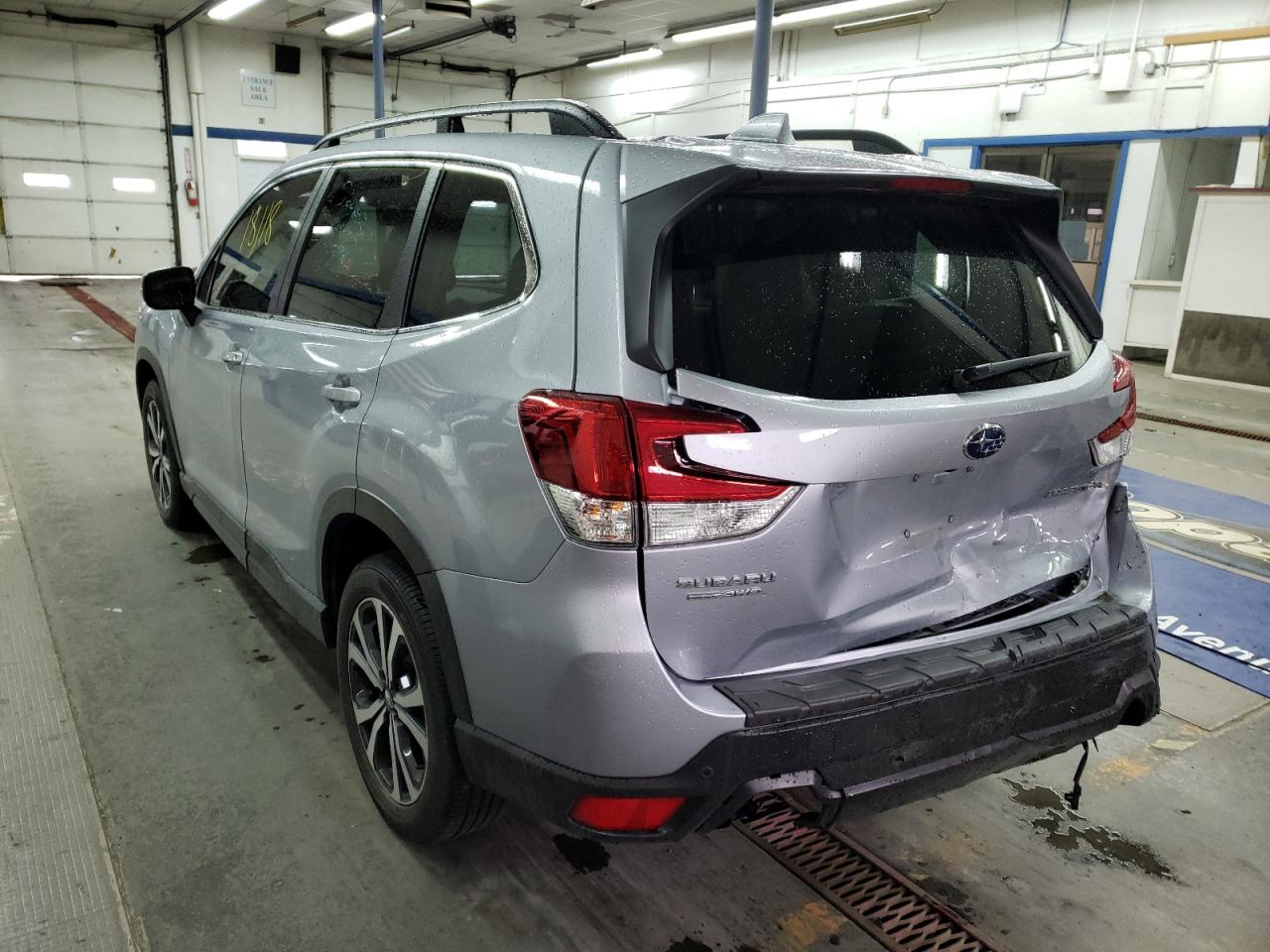 Photo 3 from auction – 2020 SUBARU FORESTER L with VIN JF2SKAUC8LH593675